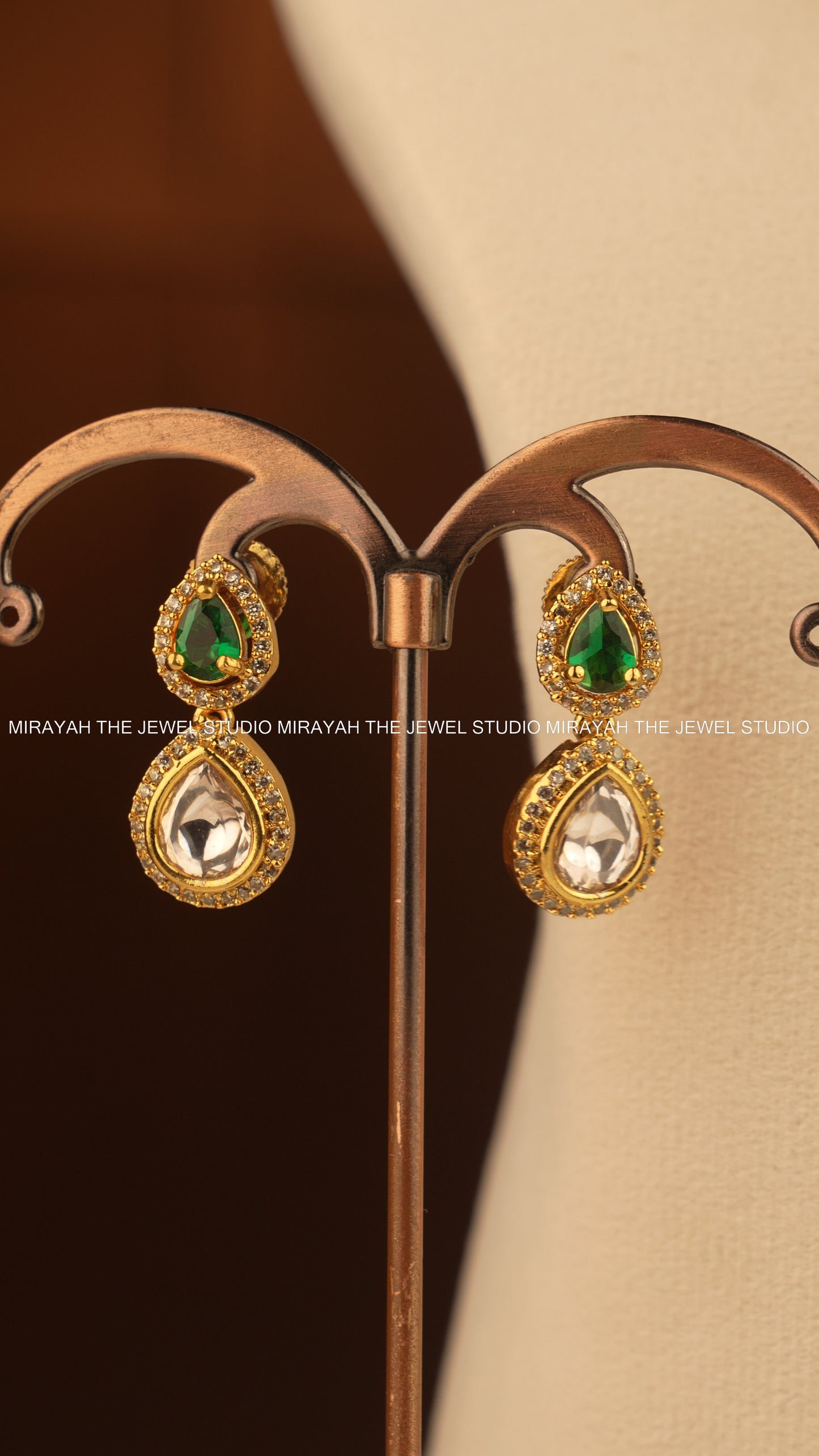 POLKI EMERALD CREST NECKLACE