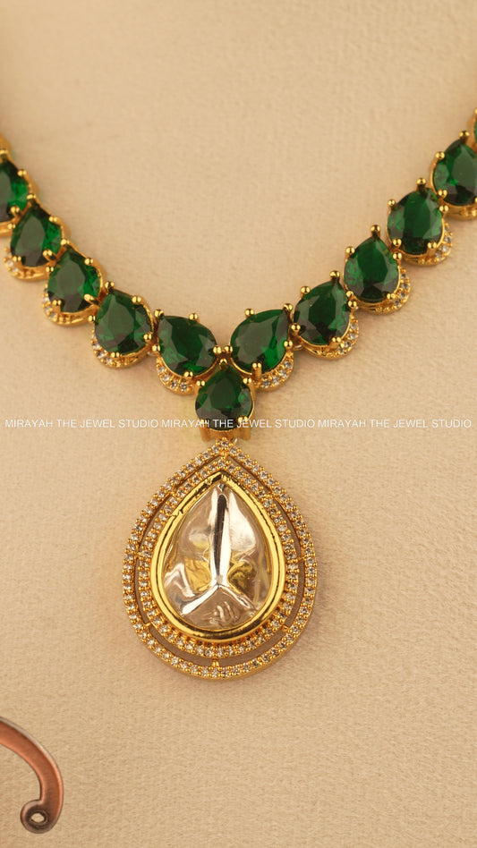 POLKI EMERALD CREST NECKLACE