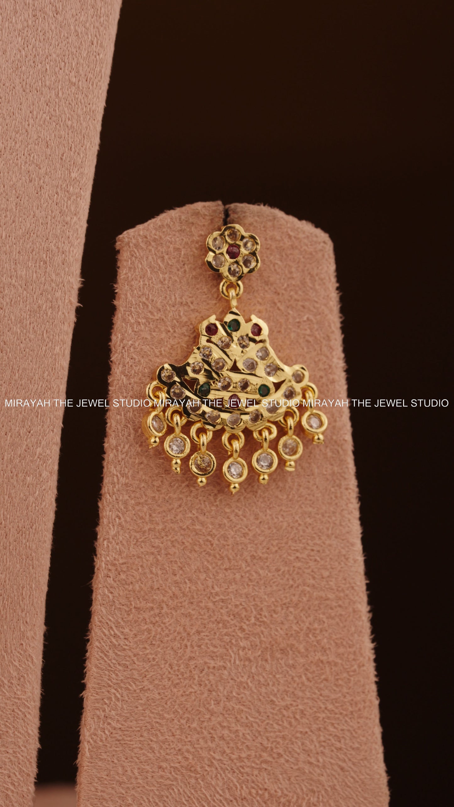 SWARNAPRIYA IMPON NECKLACE - GREEN AND RUBY