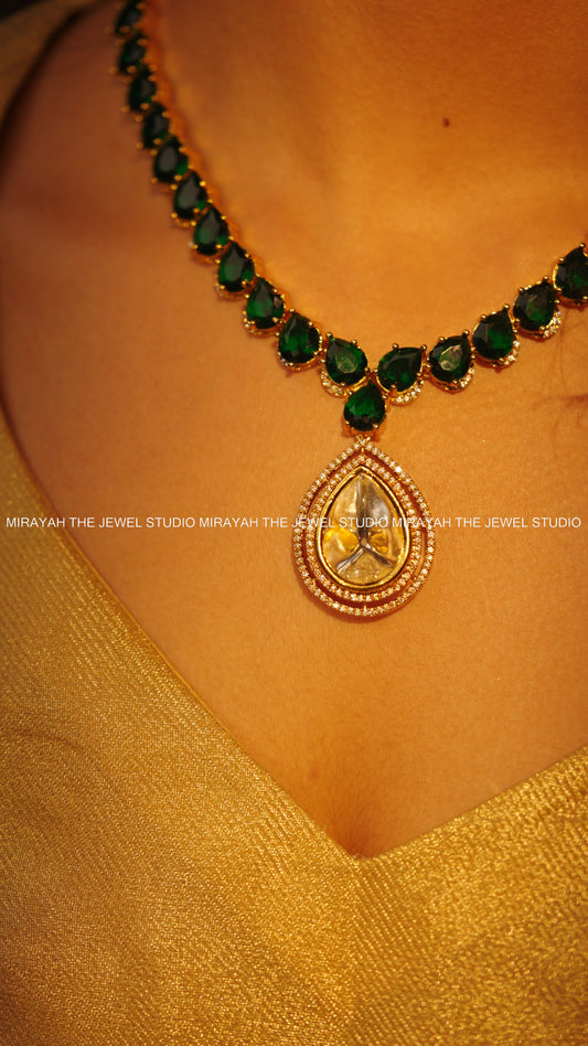 POLKI EMERALD CREST NECKLACE