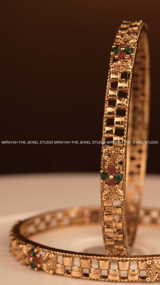 SRI NETRA BANGLES (2 PC)