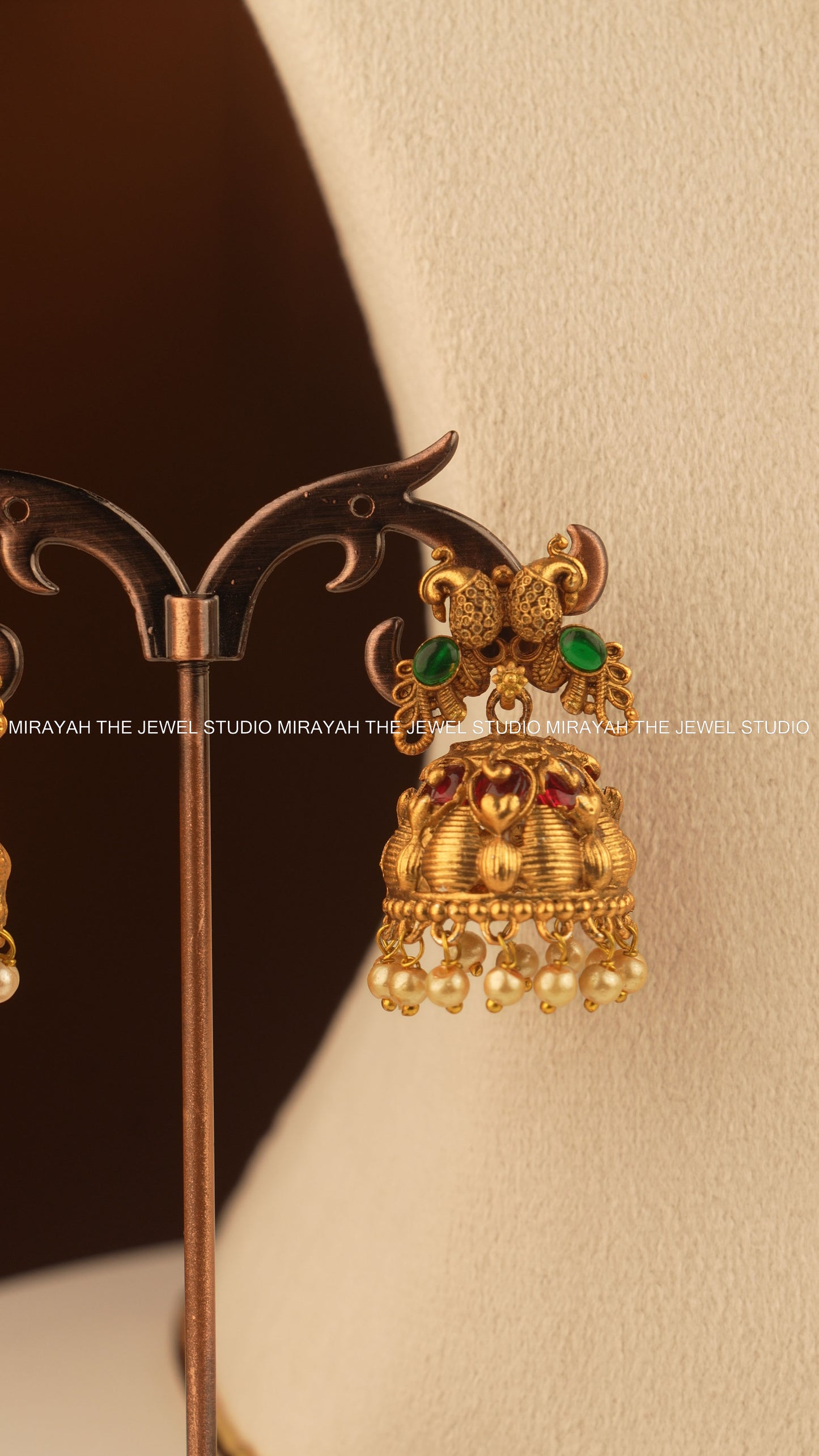 PEARL CREST MAYURA NECKLACE