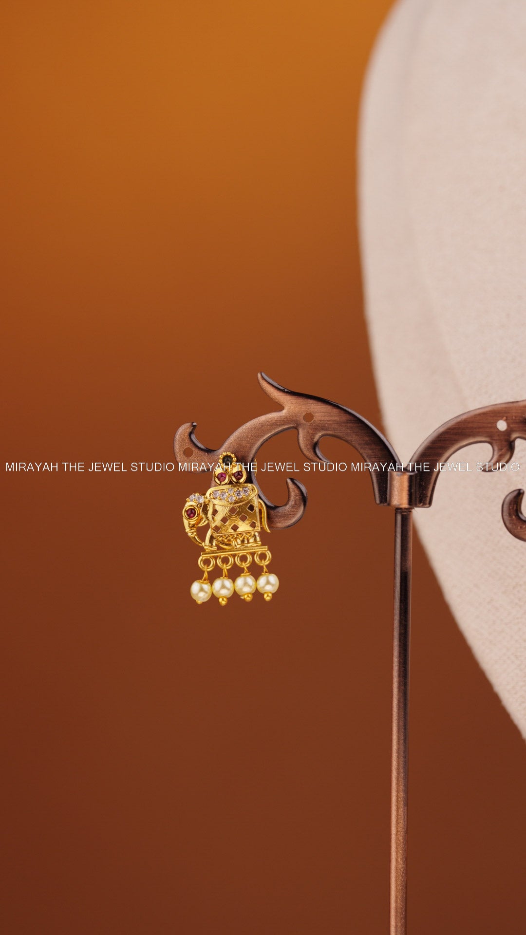 PEARL GAJA GLOW NECKLACE