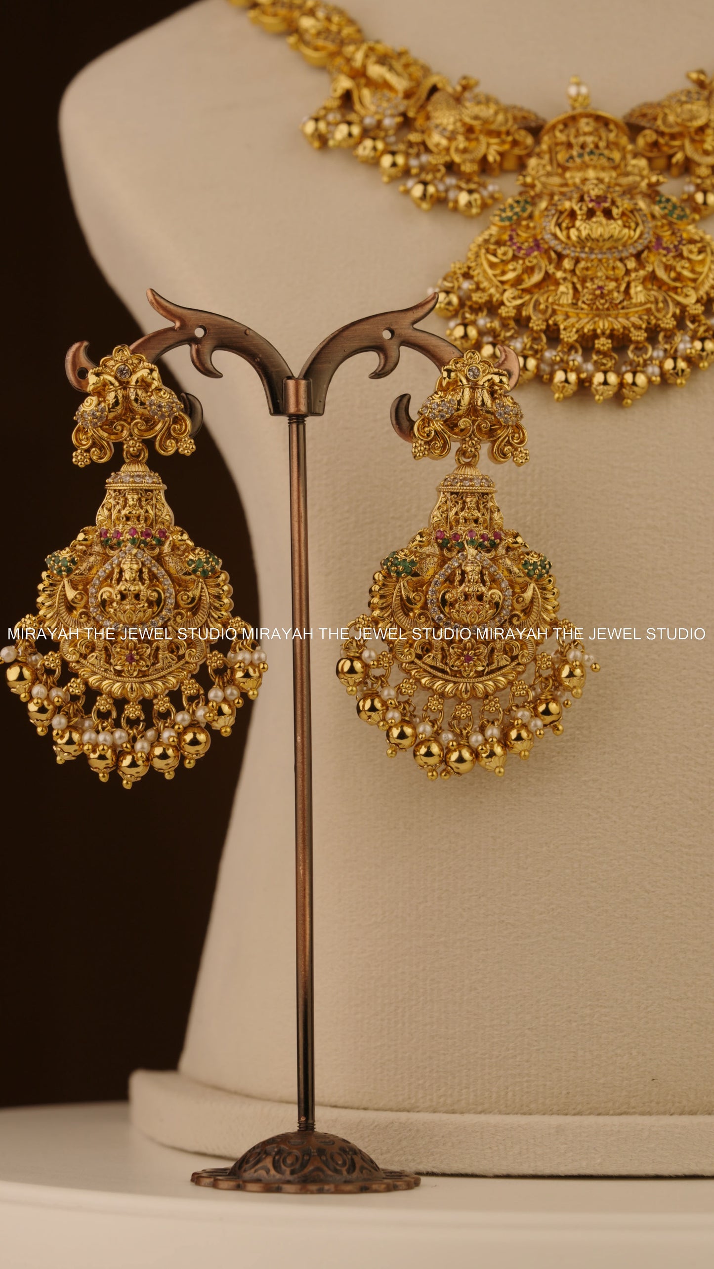 AISHWARYA MAHARANI NECKLACE