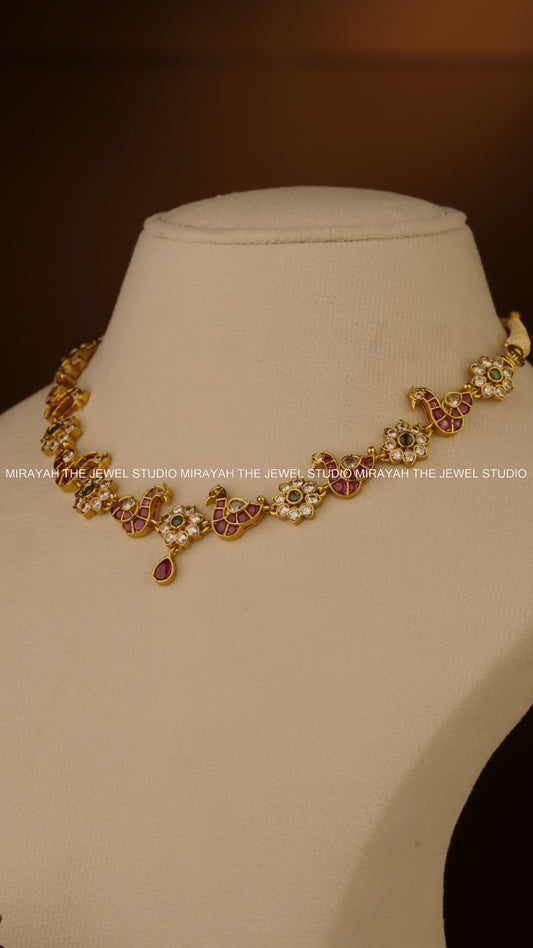 PEACOCK VINE NECKLACE