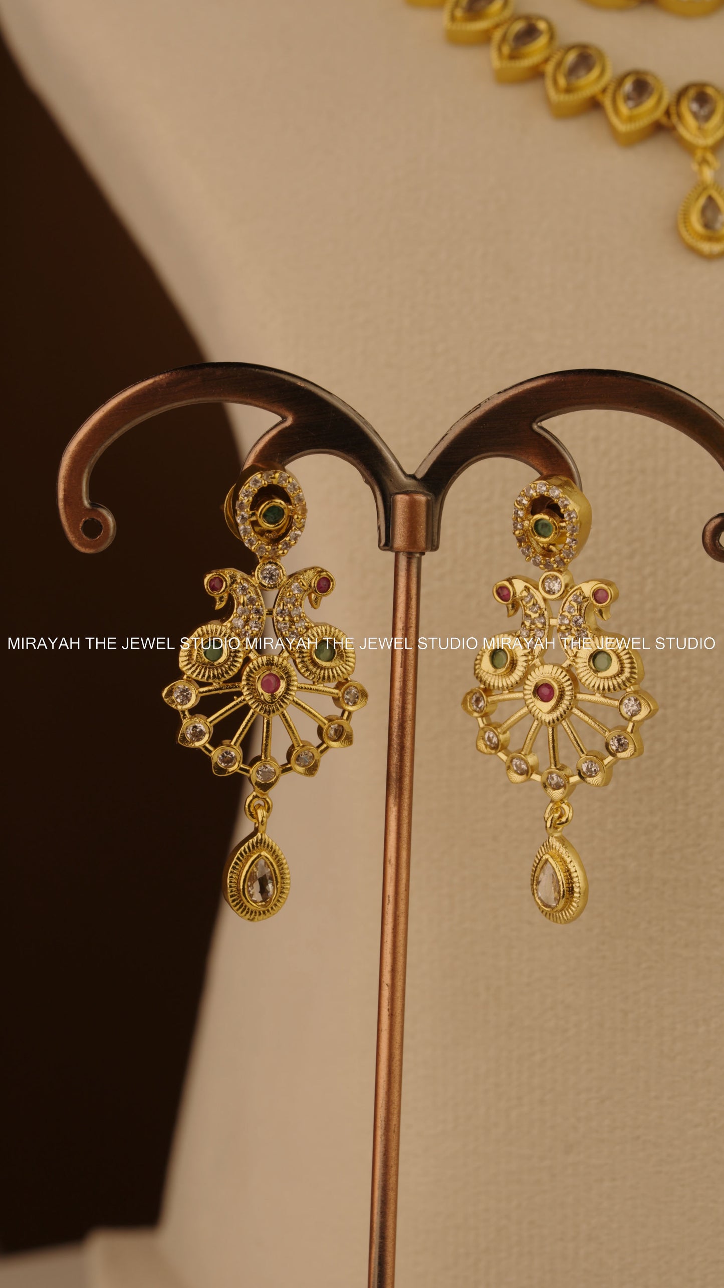 HIRANYA VARNIKA NECKLACE