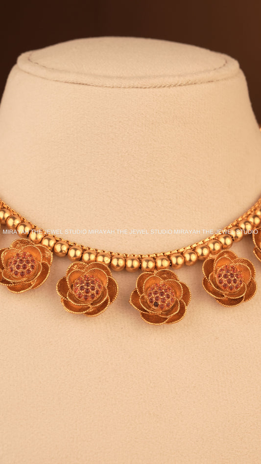 ARANYA BLOOM NECKLACE - PINK