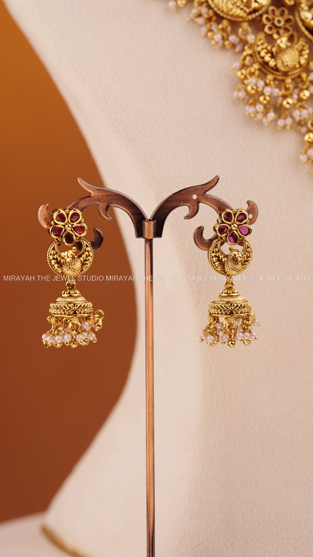 PREMIUM TEMPLE TREASURE NECKLACE