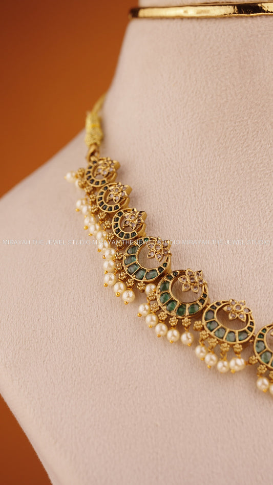 MRINAL CHANDRIKA NECKLACE - GREEN