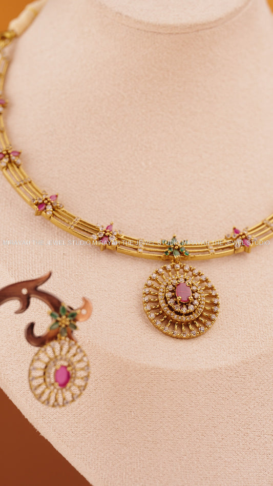 PETAL GLOW NECKLACE - PINK AND GREEN