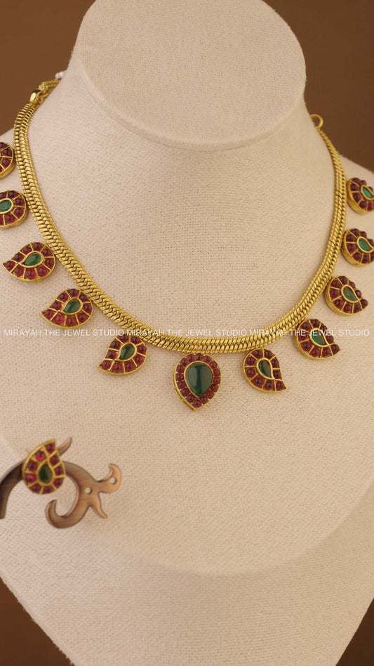 AYRA PETALS NECKLACE