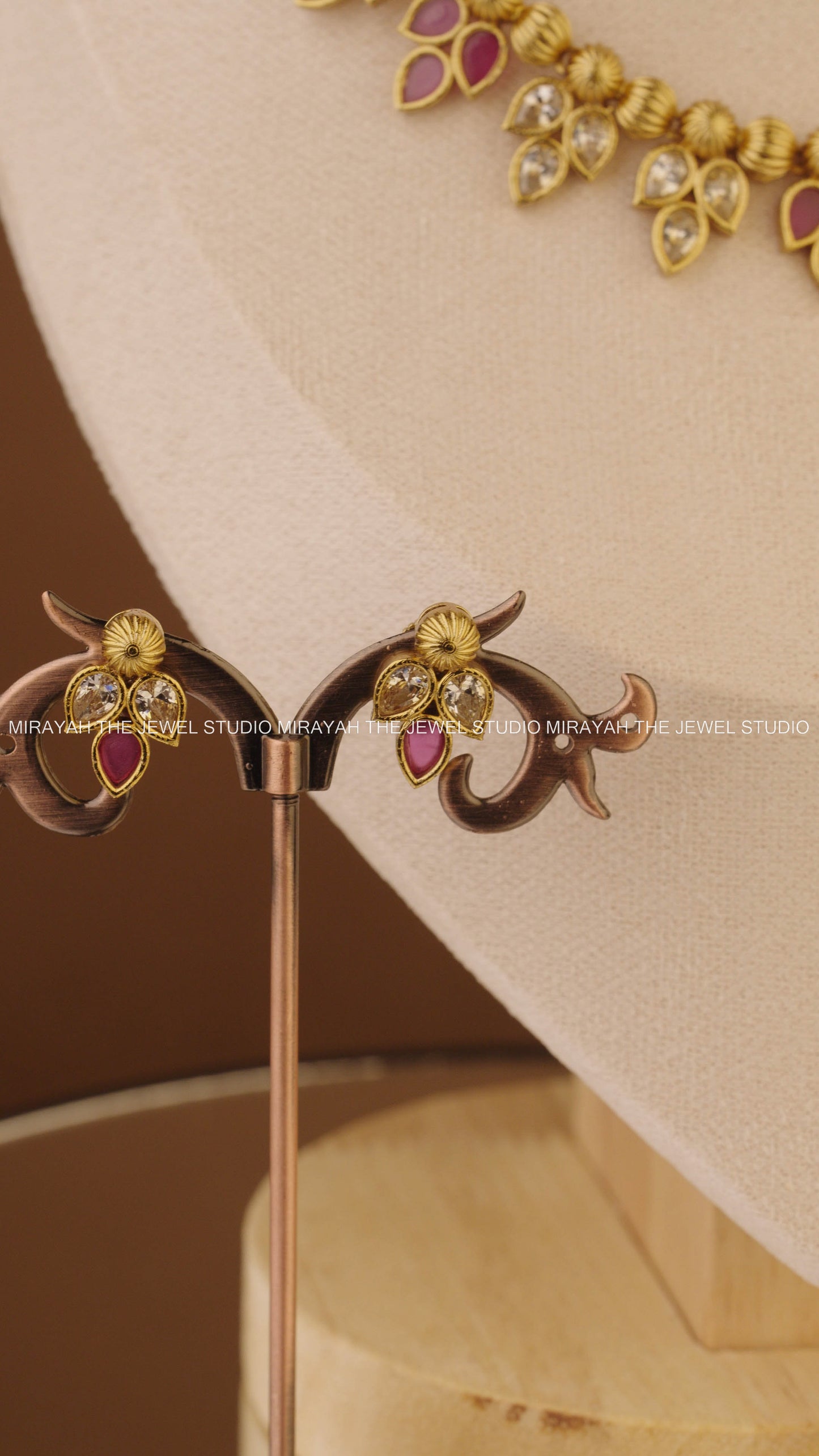 TWILIGHT PETALS NECKLACE - RUBY AND WHITE