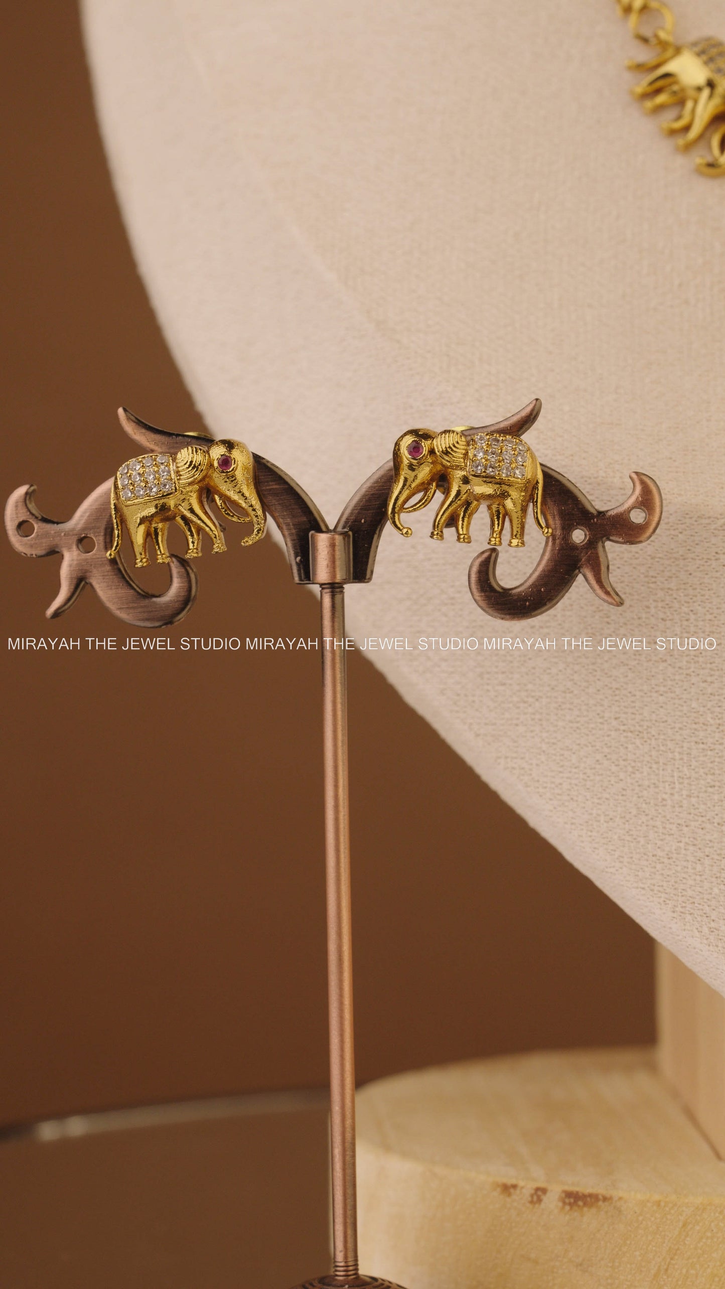 GAJRAJ AD CHOKER - PINK AND GREEN