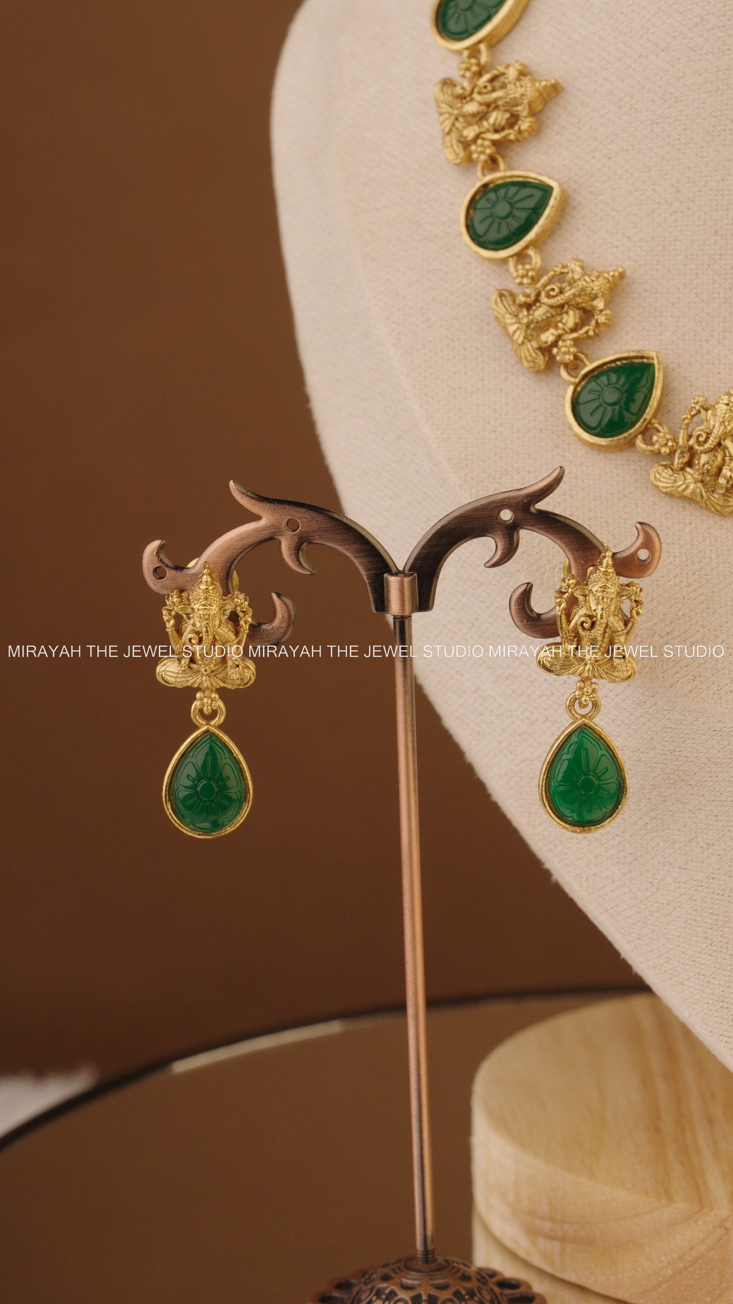 GANAPATHY GLOW NECKLACE - GREEN