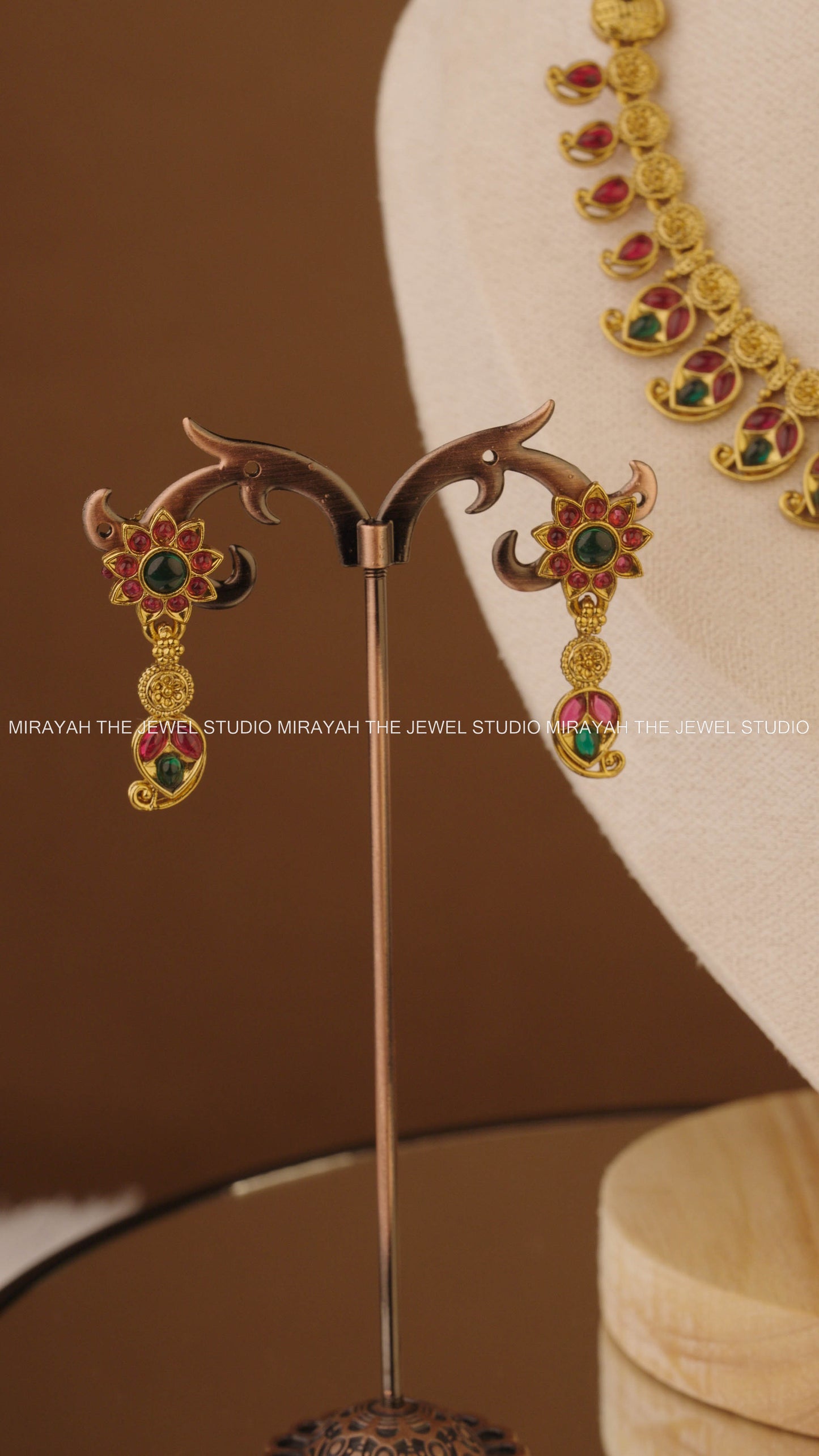 MANGO LEELA NECKLACE