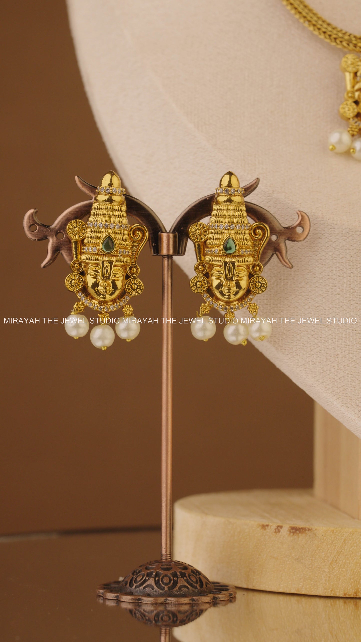 VENKATESHWARA GOLDEN CHARM - GREEN