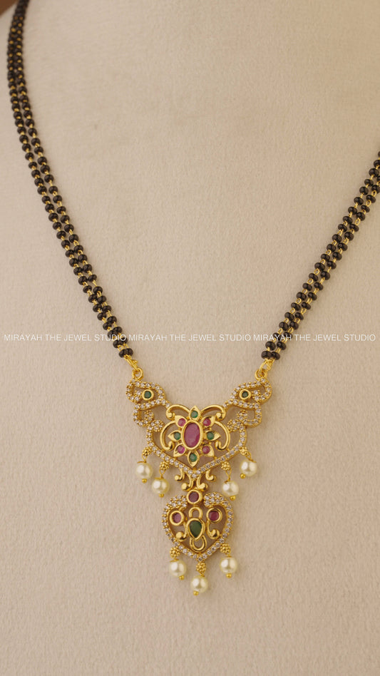 BLACK BEAD FLORAL AD PENDANT NECKLACE