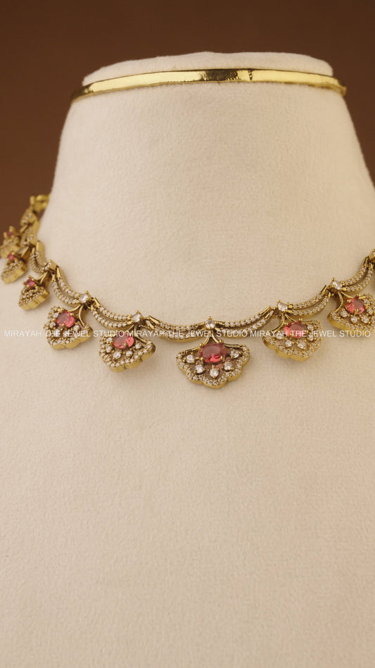 ZYRA LUXE NECKLACE - RED