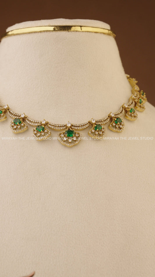 ZYRA LUXE NECKLACE - GREEN