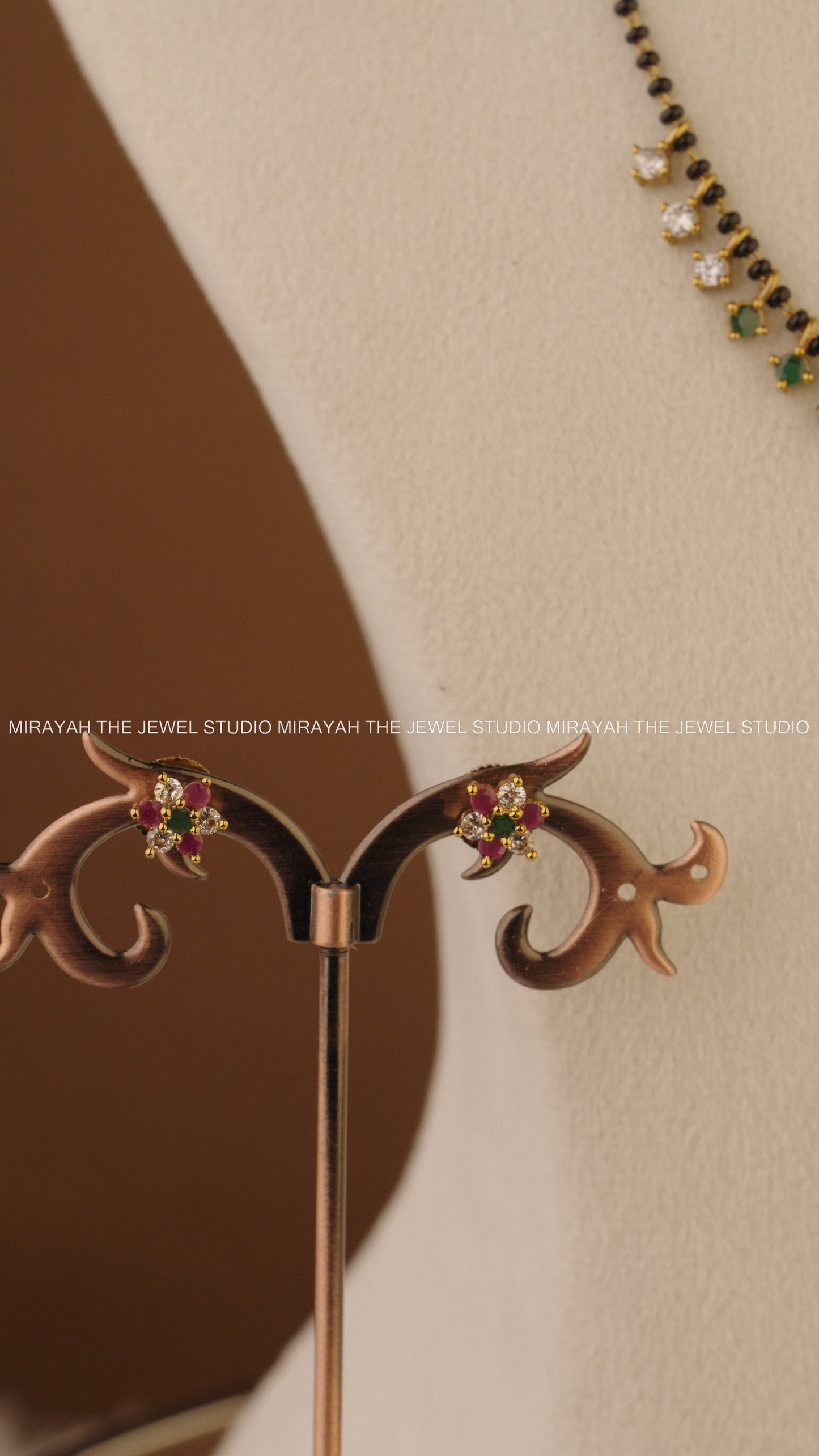 BLACK BEAD DROPLETS NECKLACE