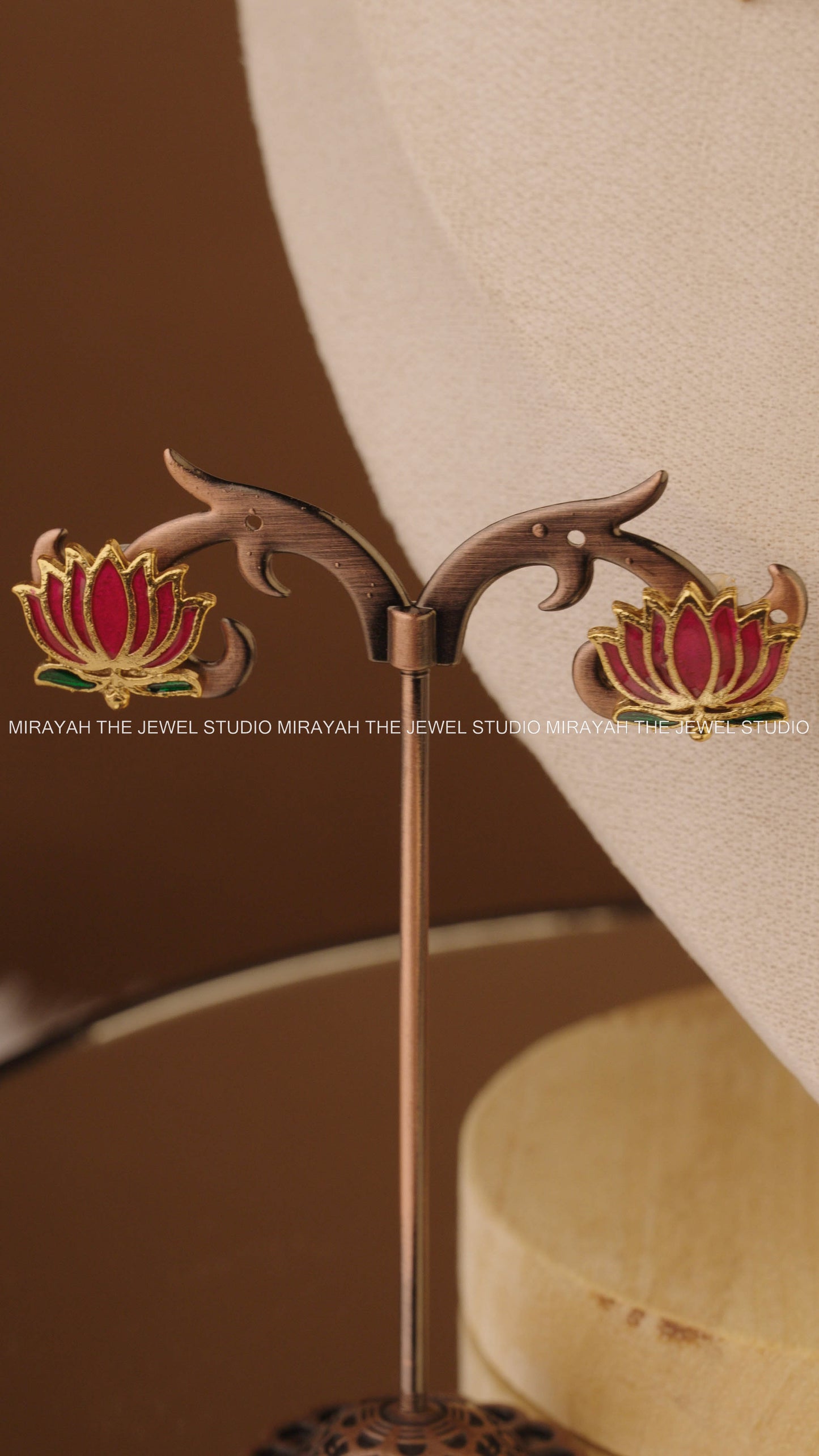 LOTUS DEWLIGHT NECKLACE