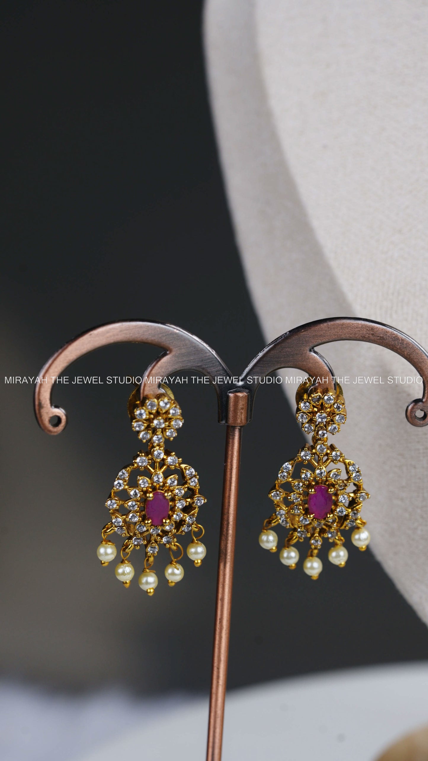 PREMIUM AD NAVARATNA CHOKER