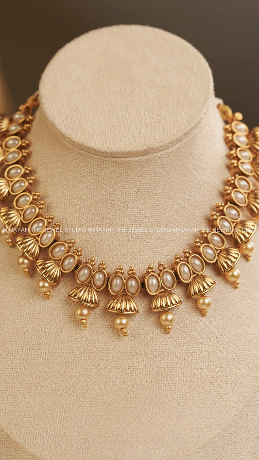 UMBRELLA STONE NECKLACE- WHITE