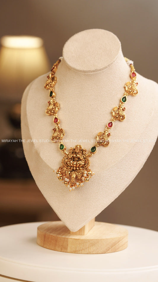 VAISHNAVEE PENDANT NECKLACE - RED AND GREEN