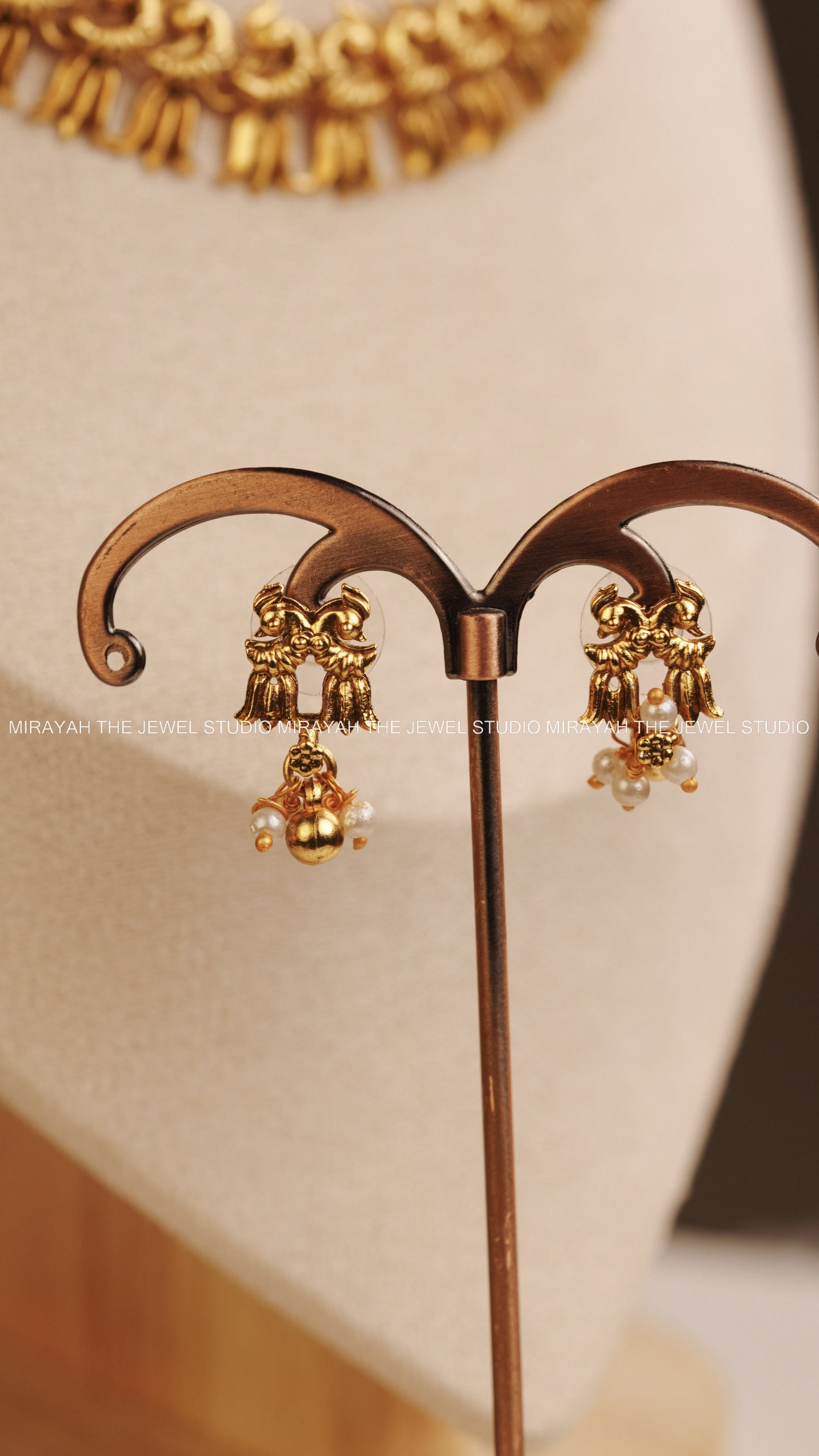 SIMPLE PEACOCK NECKLACE