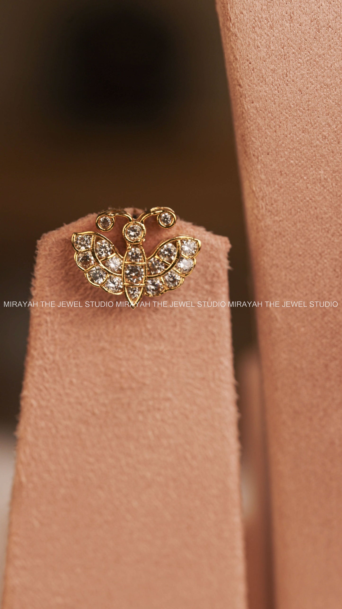 PREMIUM BUTTERFLY CHARM CHOKER