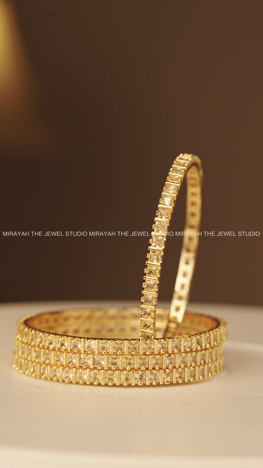 PREMIUM WHITE GLOSSY BANGLE (4PC)