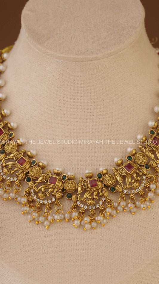 RUBIKA ELEPHANT NECKLACE - RED AND GREEN