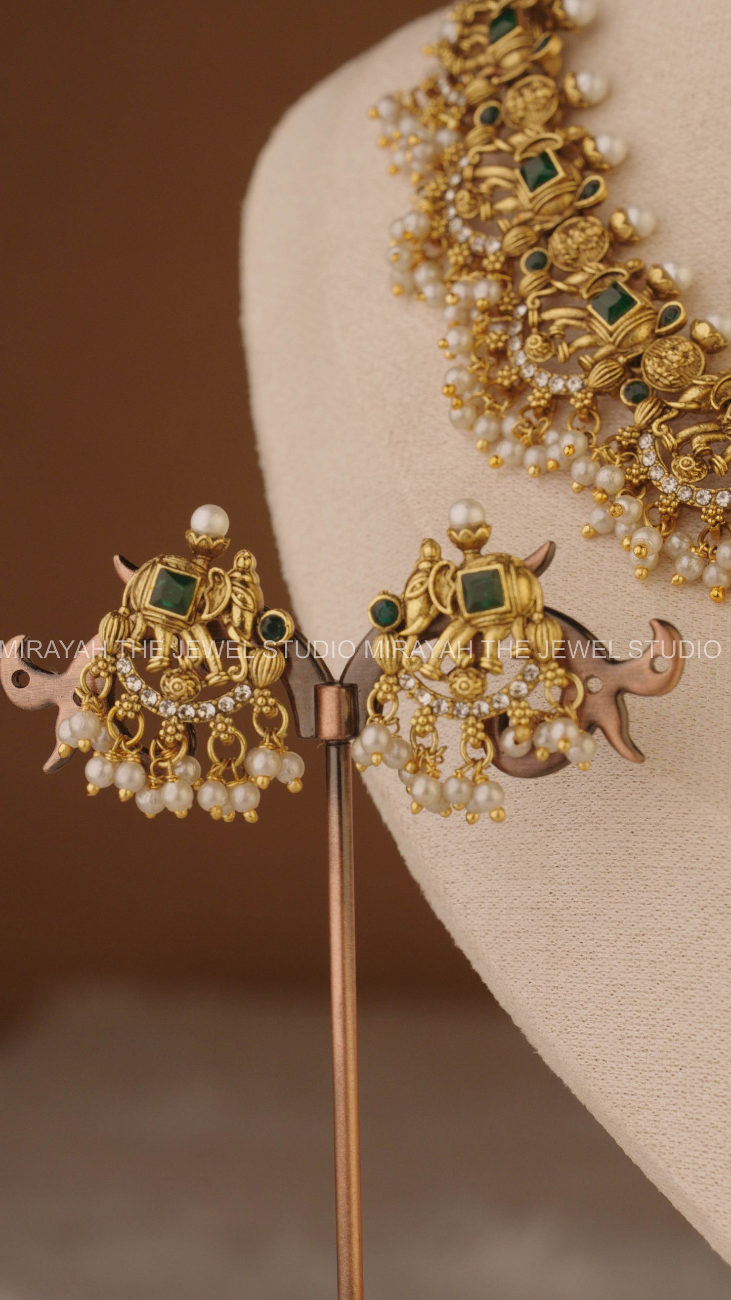 RUBIKA ELEPHANT NECKLACE - GREEN