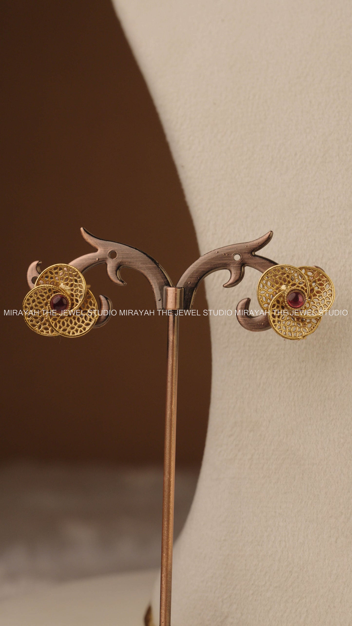 GOLDEN BLOSSOM CHOKER