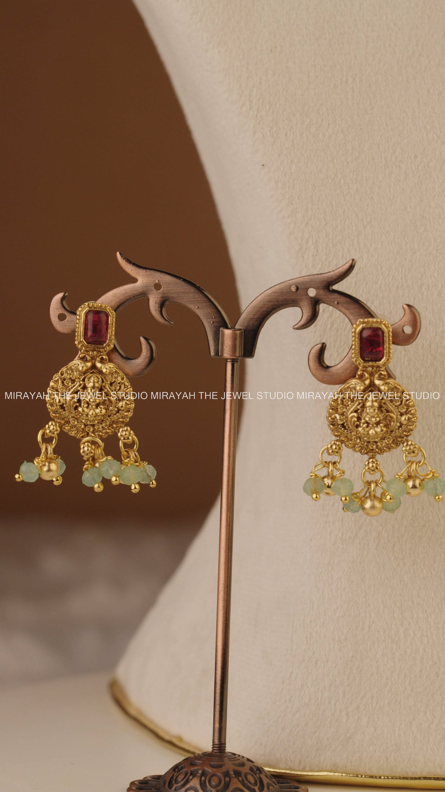 PADMA VEDA INVISIBLE NECKLACE - RED AND GREEN