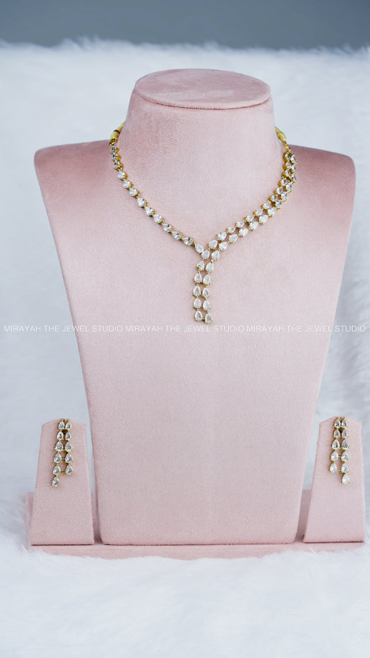 PREMIUM VICTORIAN SLEEK NECKLACE