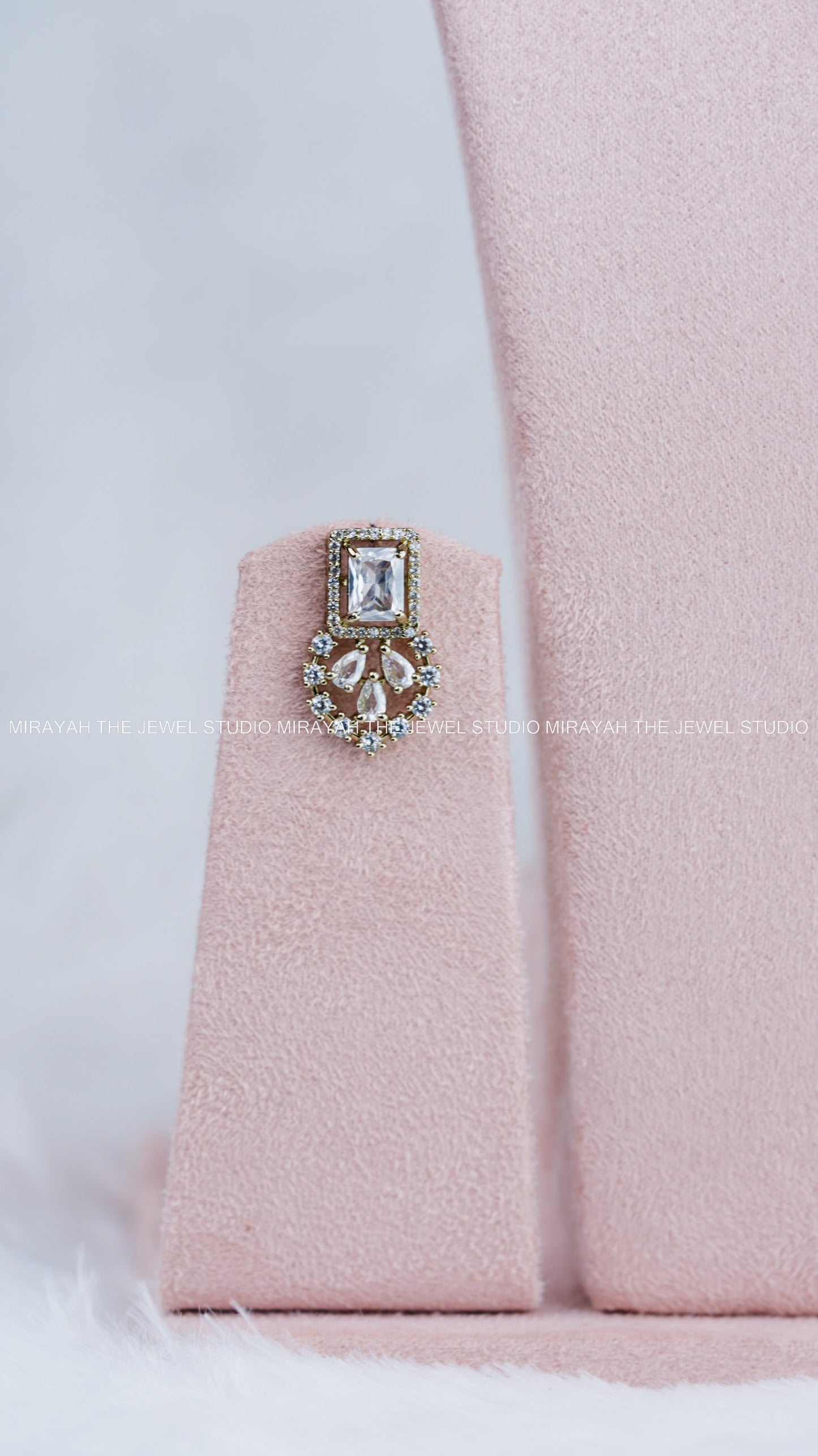 PREMIUM VICTORIAN WINGS - WHITE