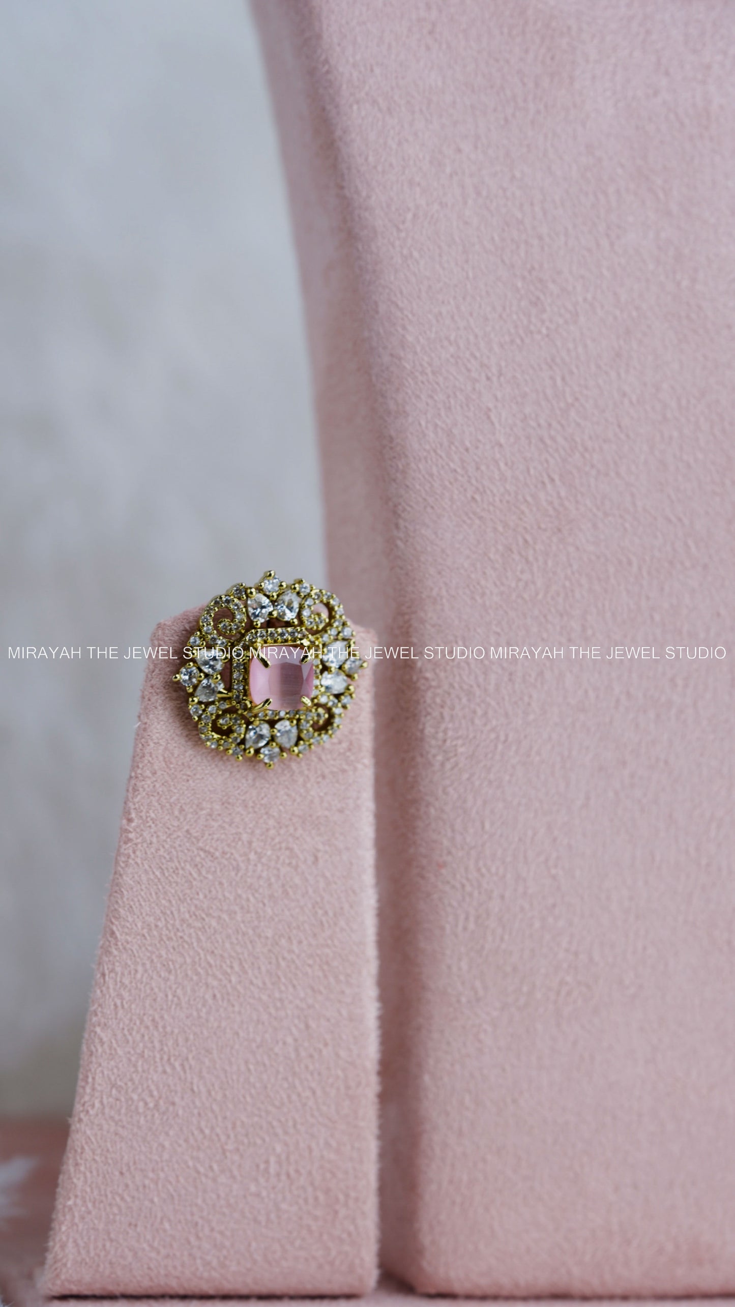 NITA AMBANI AD MIDHARAM - PINK