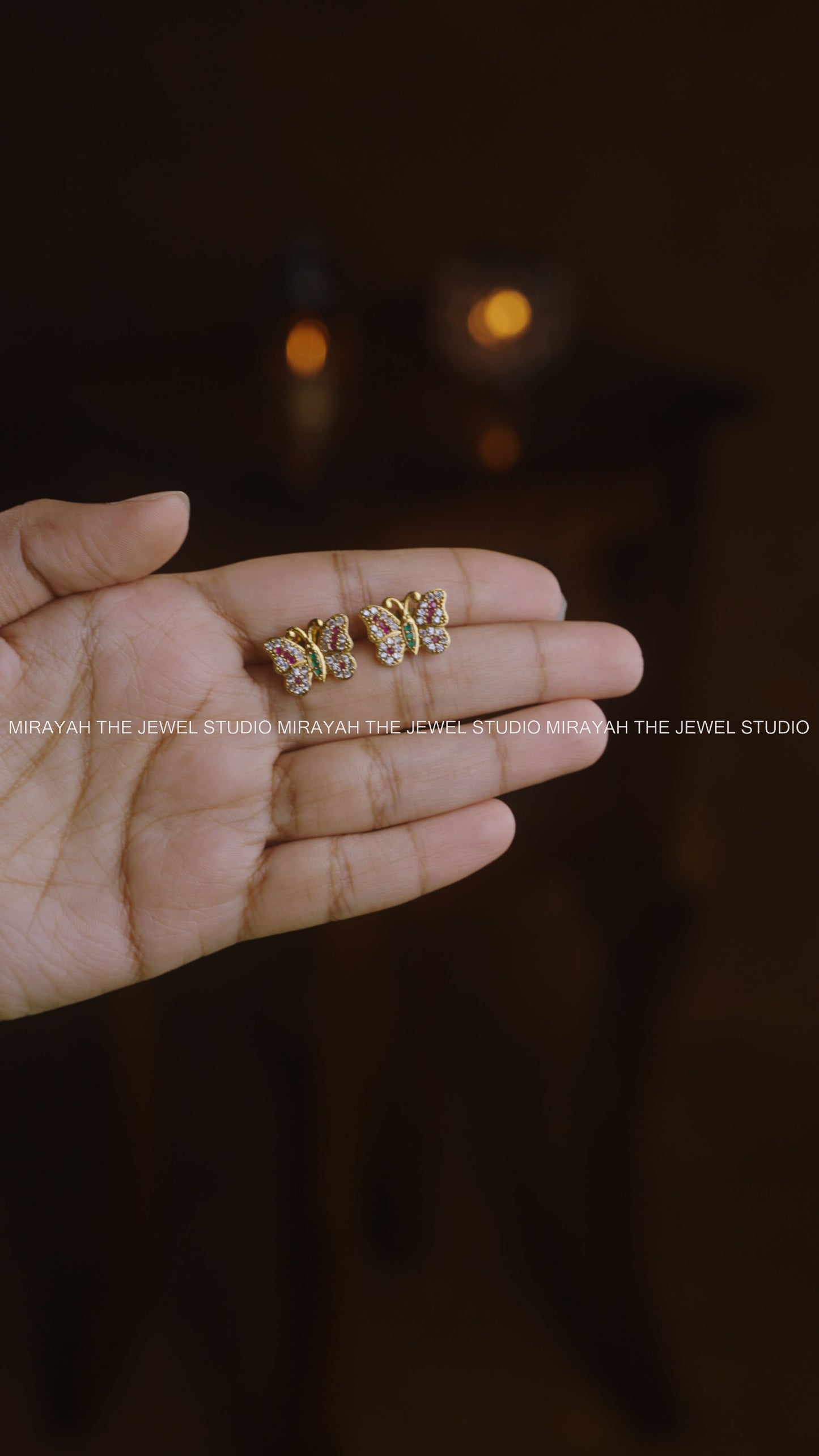 BUTTERFLY CHARM CHOKER - MULTI