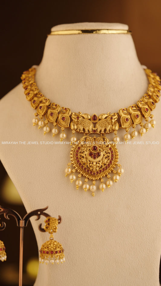 GAJA MAYUKHA NECKLACE - RED
