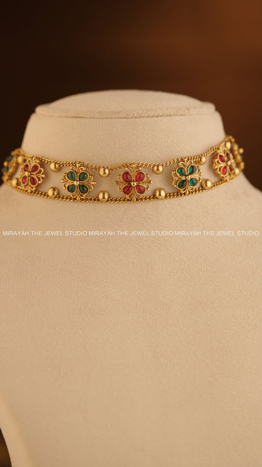 SIMPLE FLORA CHOKER - RED AND GREEN