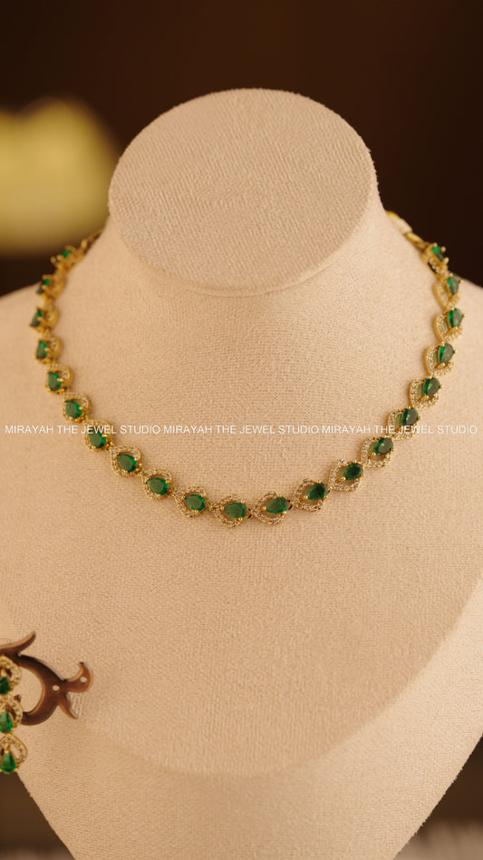 RADIANT DEW AD NECKLACE - GREEN