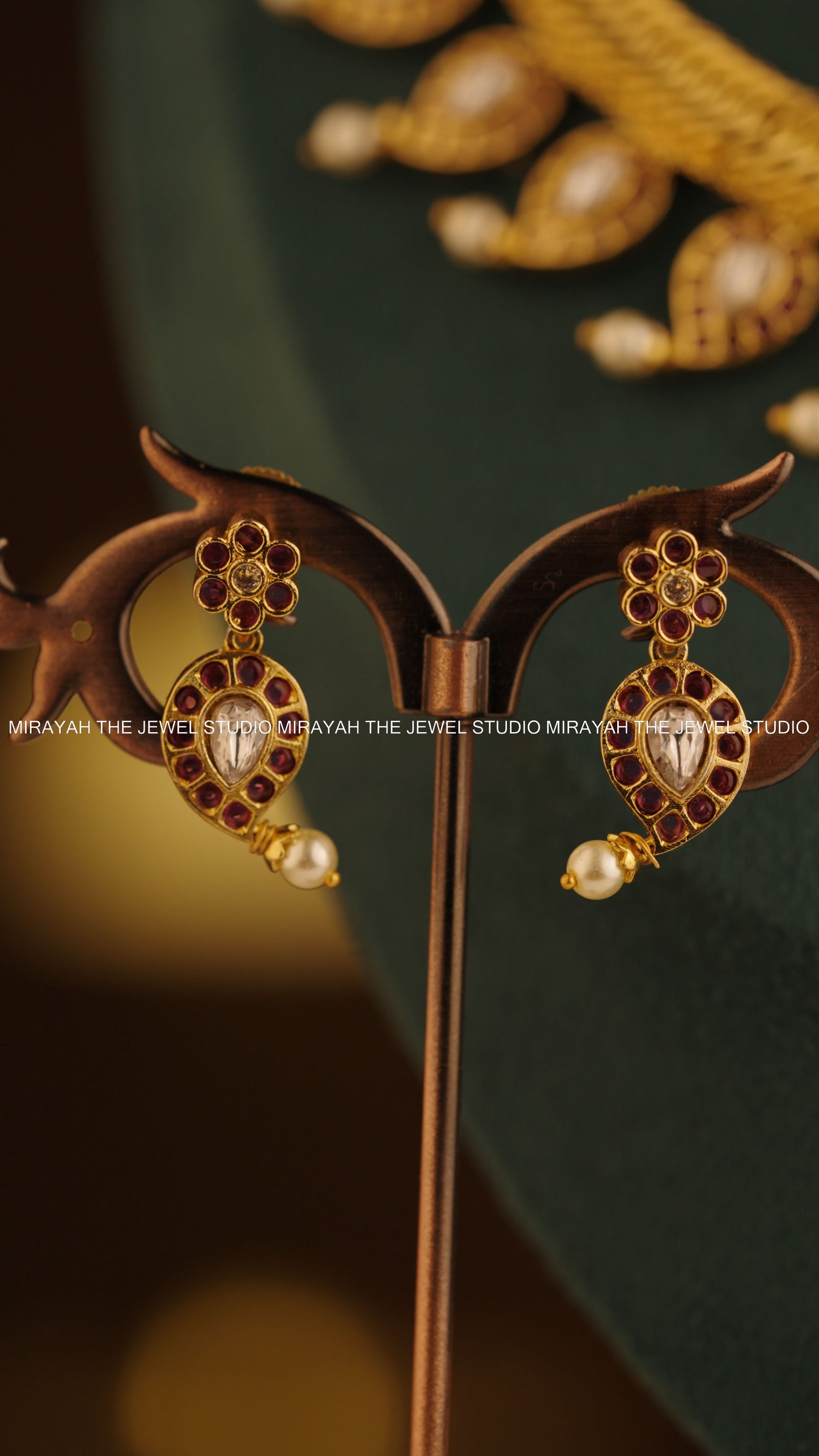 MANIKYA VALLI NECKLACE