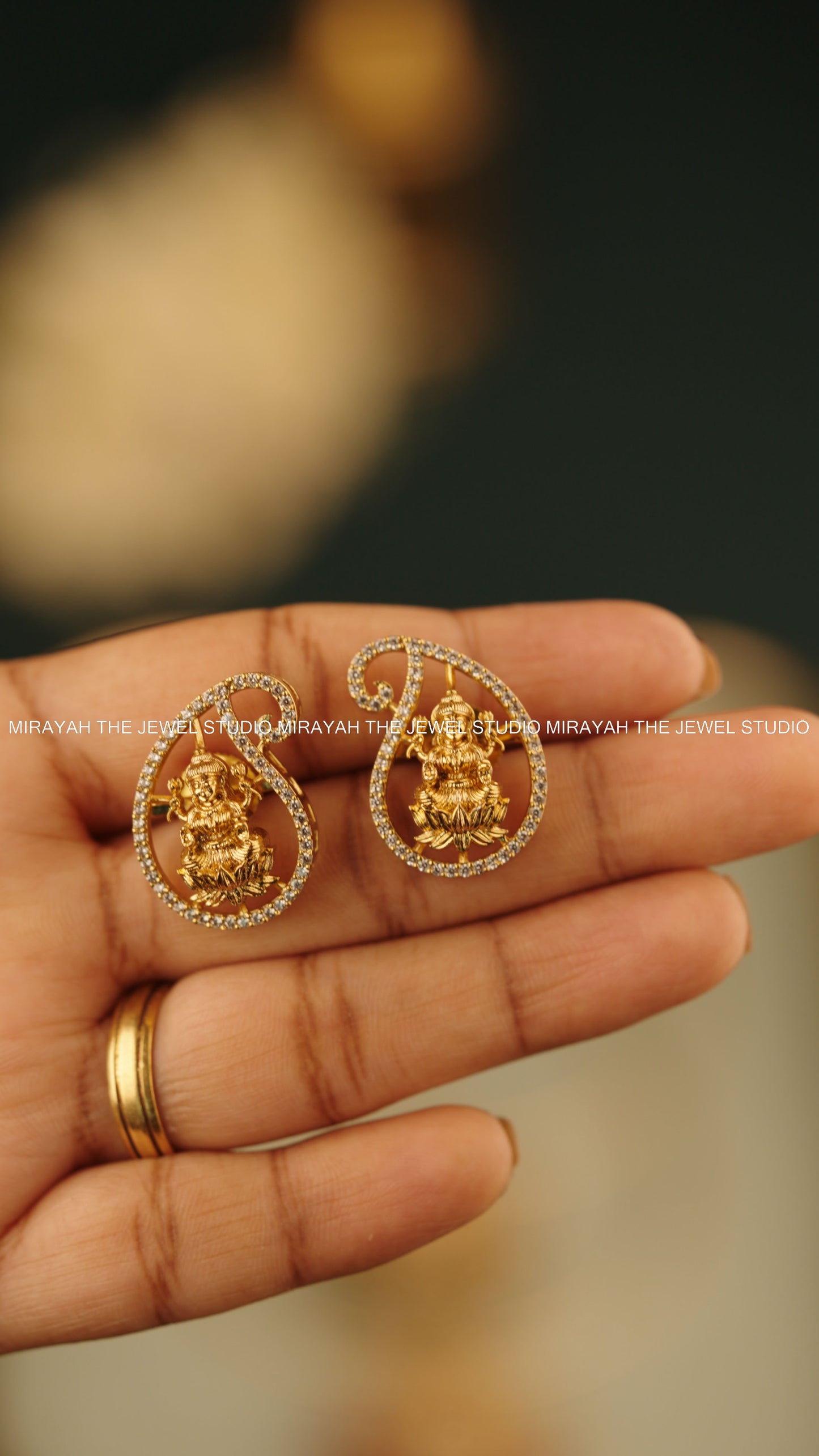 SHRIVARA HASLI NECKLACE - GREEN (WITH DETACHABLE PENDANT)