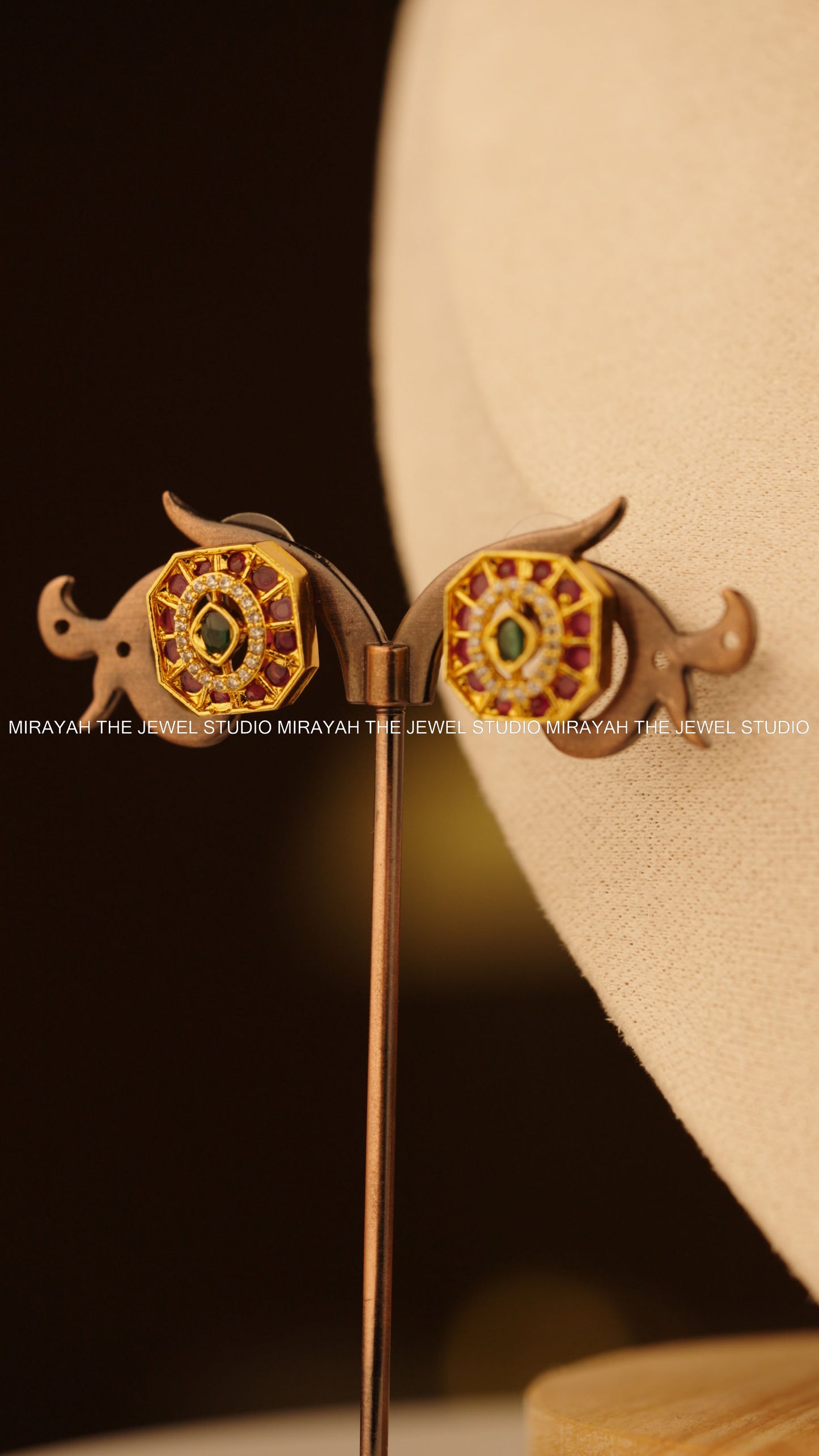 GOLDEN ORBIT NECKLACE