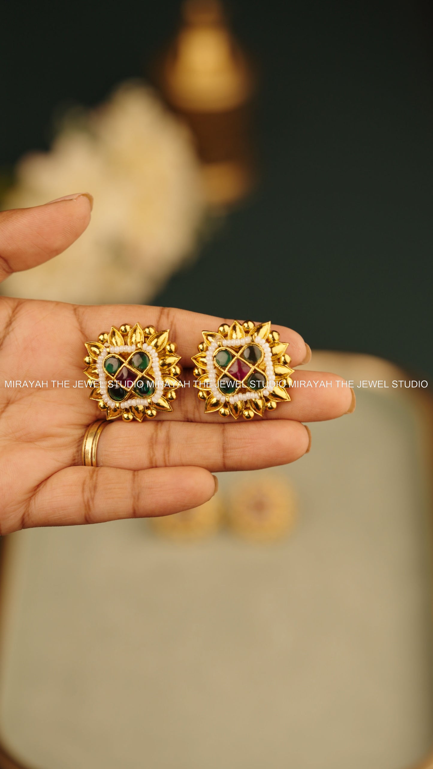SWARNA VIBHA EARRINGS - GREEN
