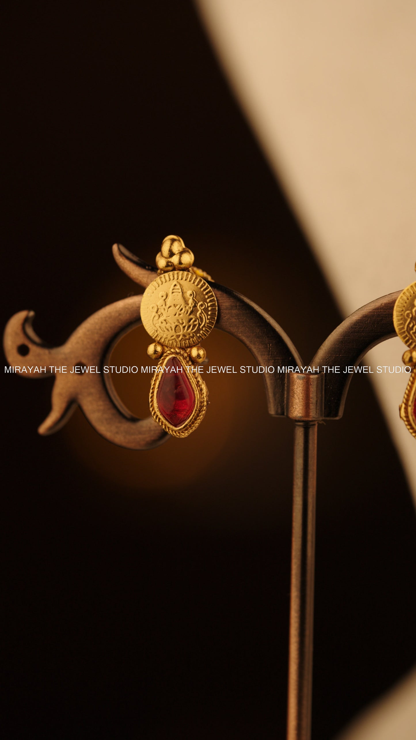 NAGAS COIN ELAKATHAALI - RED AND GREEN