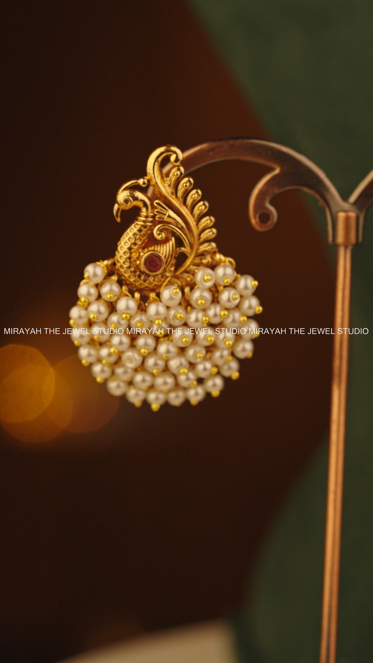 PEARL PEACOCK NECKLACE - WHITE