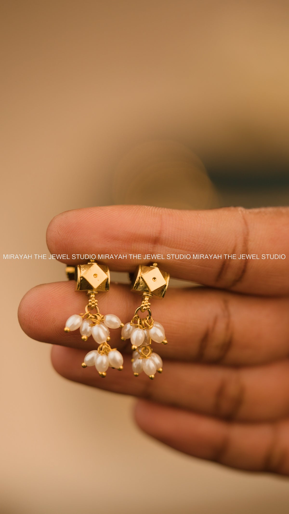 MOTI RAJATA NECKLACE