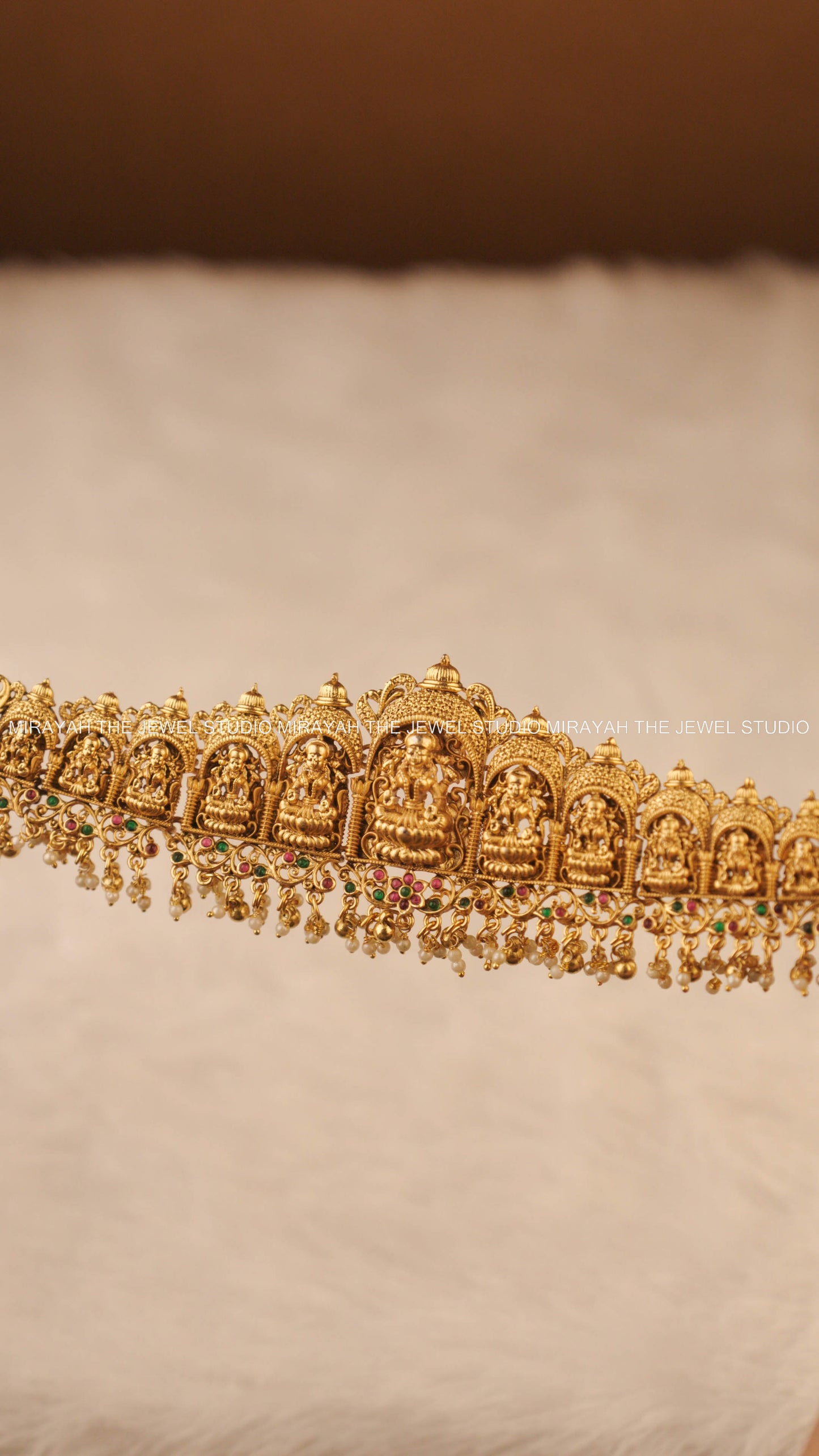 LAKSHMI MANDAPAM HIPCHAIN - GOLD